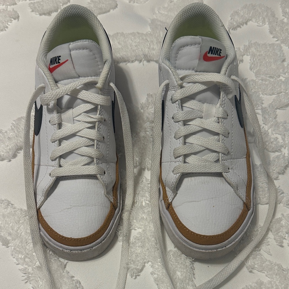 Nike women’s court legacy Sneakers